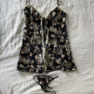 Victoria's Secret Size XS Black and Gold Floral Babydoll Chemise